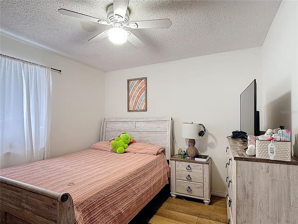 For Sale: $184,000 (2 beds, 2 baths, 938 Square Feet)