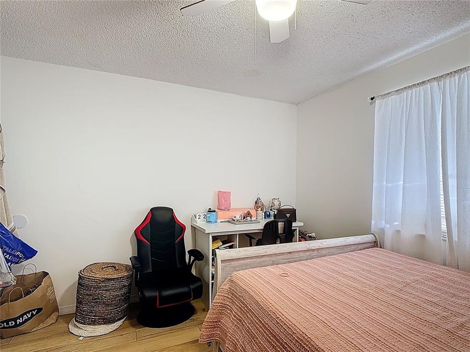 For Sale: $184,000 (2 beds, 2 baths, 938 Square Feet)