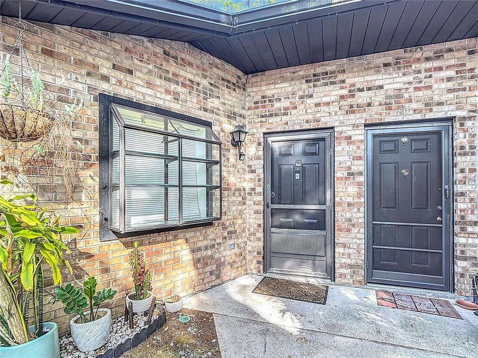 For Sale: $184,000 (2 beds, 2 baths, 938 Square Feet)