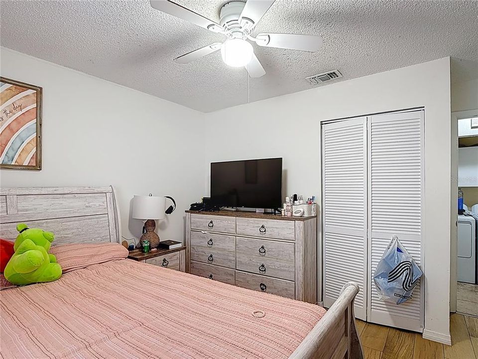 For Sale: $184,000 (2 beds, 2 baths, 938 Square Feet)