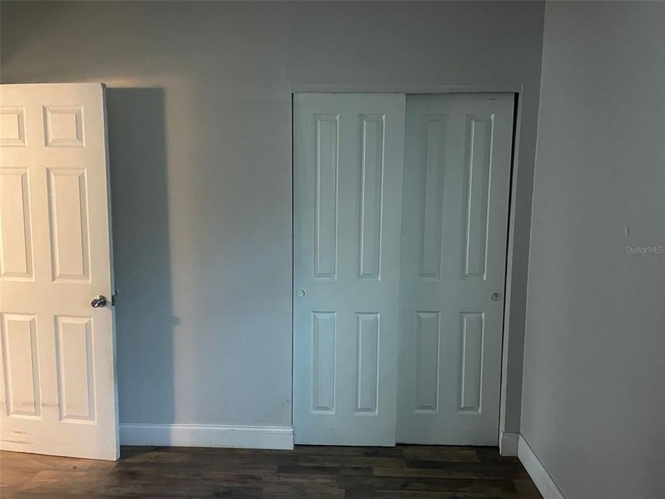 For Sale: $198,900 (2 beds, 1 baths, 840 Square Feet)