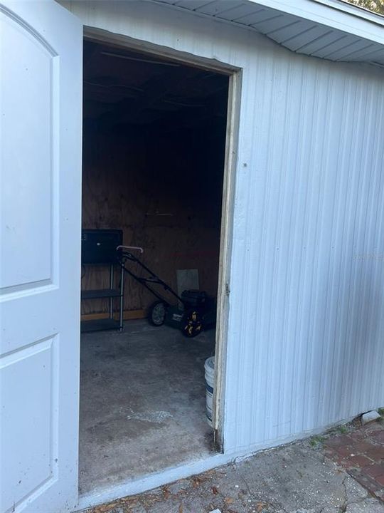 For Sale: $198,900 (2 beds, 1 baths, 840 Square Feet)