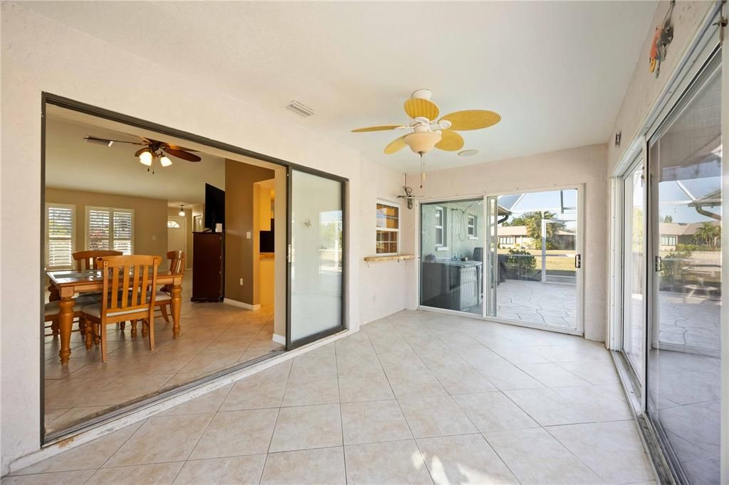 合同活跃: $295,000 (2 贝兹, 2 浴室, 1190 平方英尺)