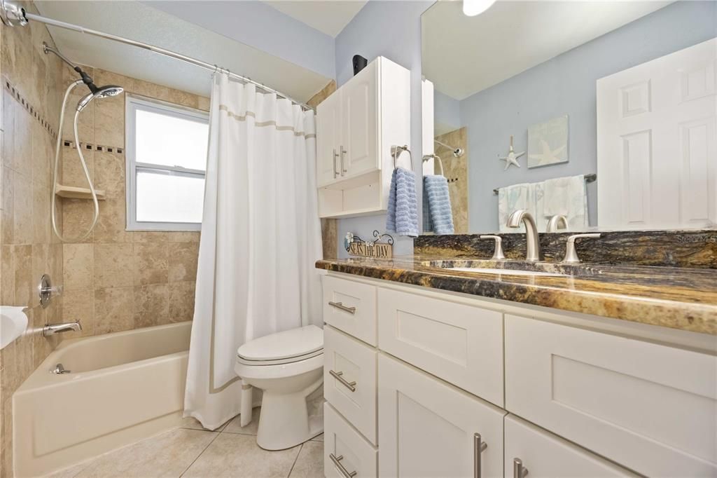 合同活跃: $295,000 (2 贝兹, 2 浴室, 1190 平方英尺)