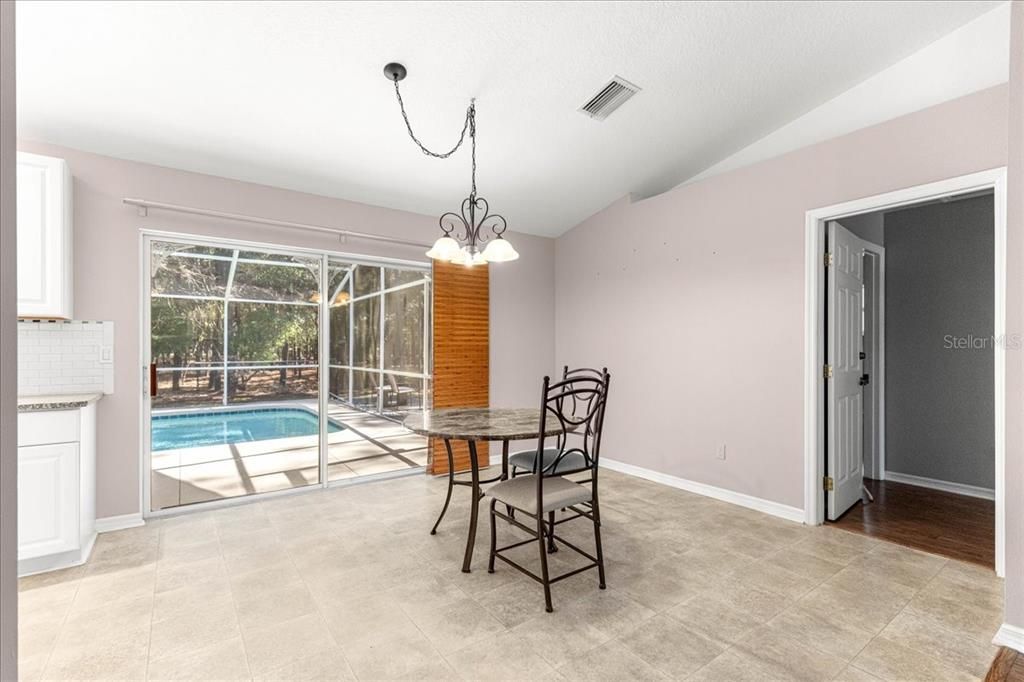 En Venta: $424,000 (3 camas, 2 baños, 1942 Pies cuadrados)