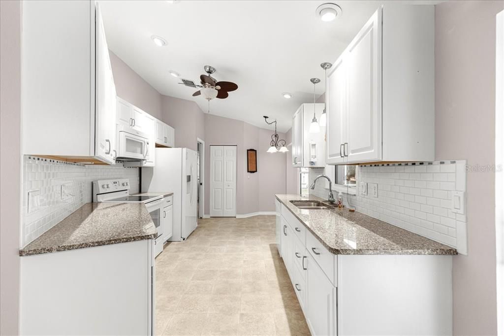 En Venta: $424,000 (3 camas, 2 baños, 1942 Pies cuadrados)