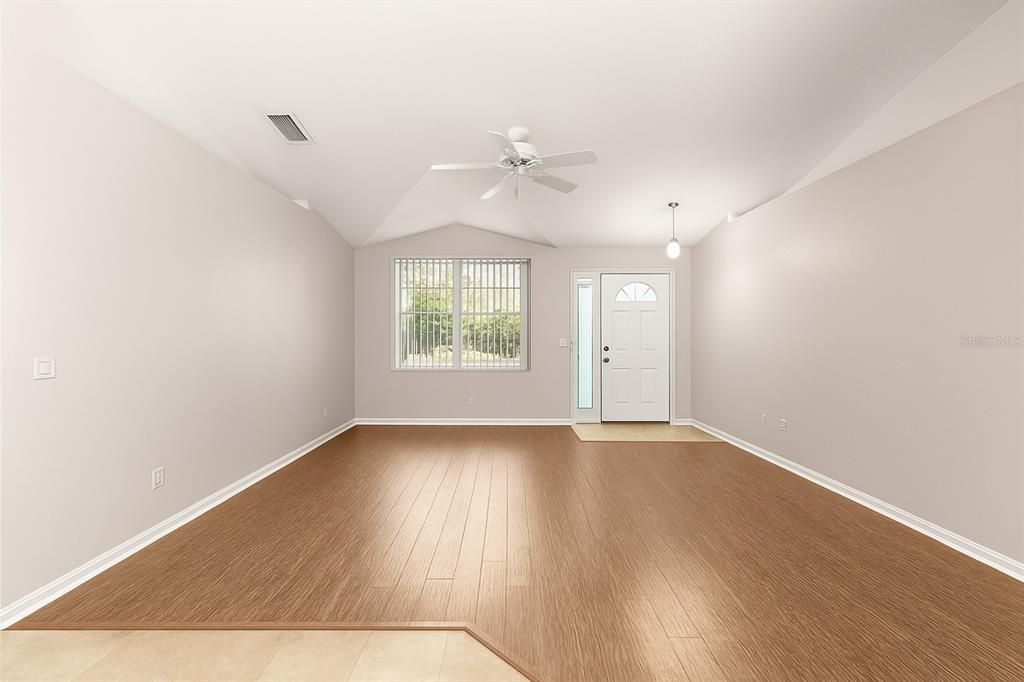 En Venta: $424,000 (3 camas, 2 baños, 1942 Pies cuadrados)