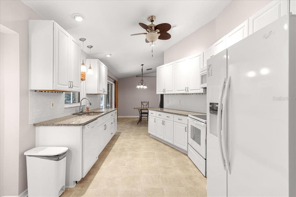 En Venta: $424,000 (3 camas, 2 baños, 1942 Pies cuadrados)