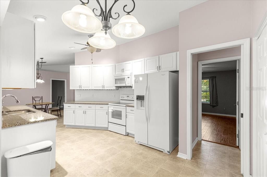 En Venta: $424,000 (3 camas, 2 baños, 1942 Pies cuadrados)