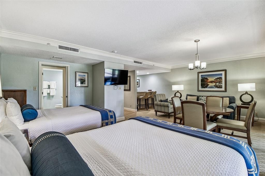 For Sale: $219,900 (1 beds, 1 baths, 610 Square Feet)