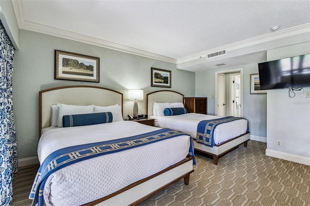 For Sale: $219,900 (1 beds, 1 baths, 610 Square Feet)