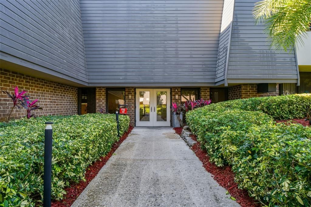 For Sale: $219,900 (1 beds, 1 baths, 610 Square Feet)