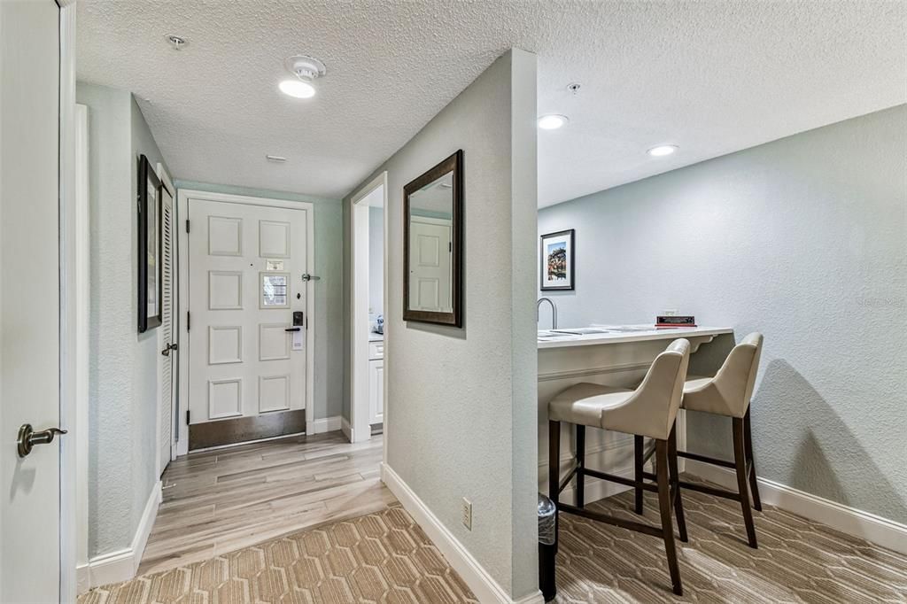 For Sale: $219,900 (1 beds, 1 baths, 610 Square Feet)