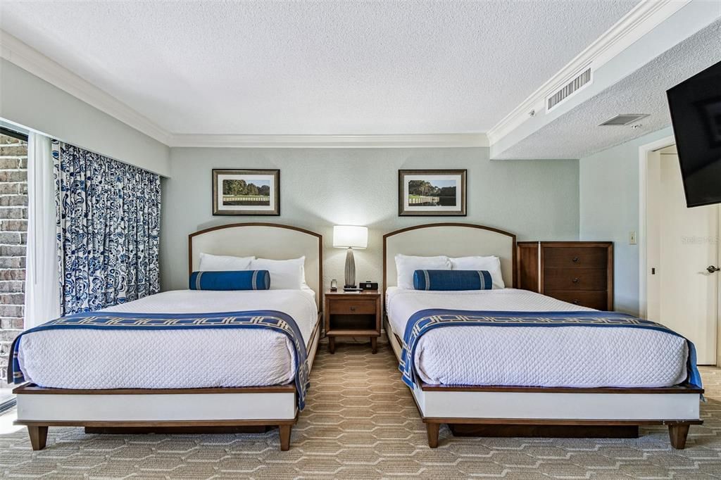 For Sale: $219,900 (1 beds, 1 baths, 610 Square Feet)