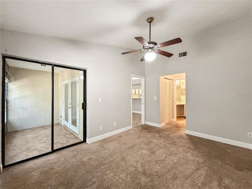 待售: $155,990 (2 贝兹, 2 浴室, 1032 平方英尺)