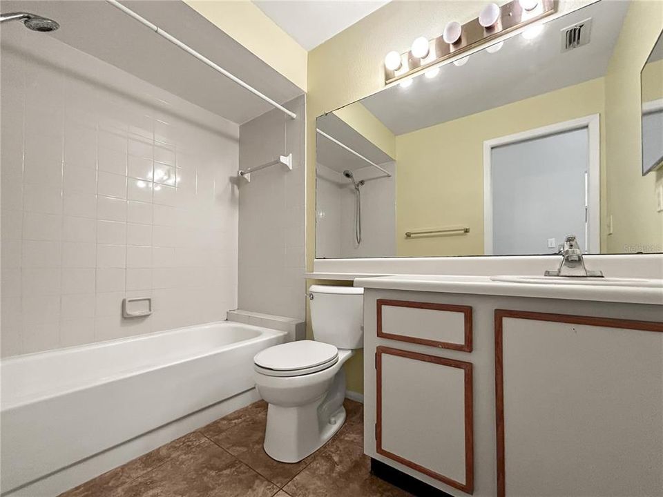 待售: $155,990 (2 贝兹, 2 浴室, 1032 平方英尺)