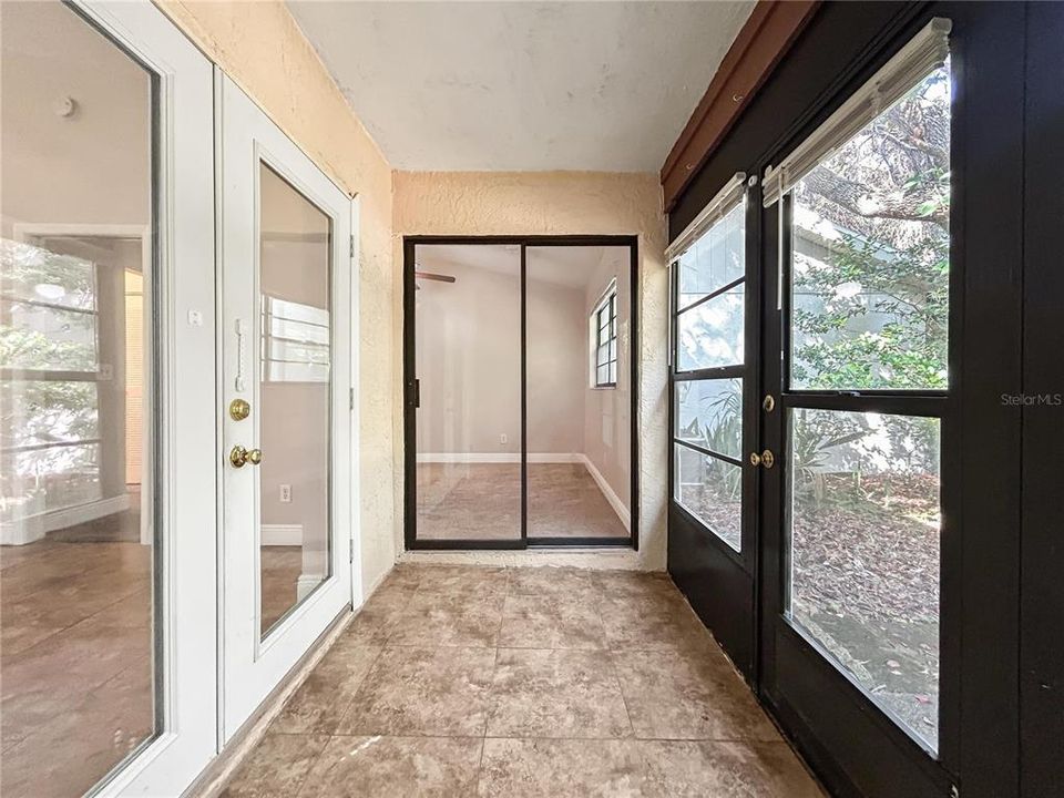 待售: $155,990 (2 贝兹, 2 浴室, 1032 平方英尺)