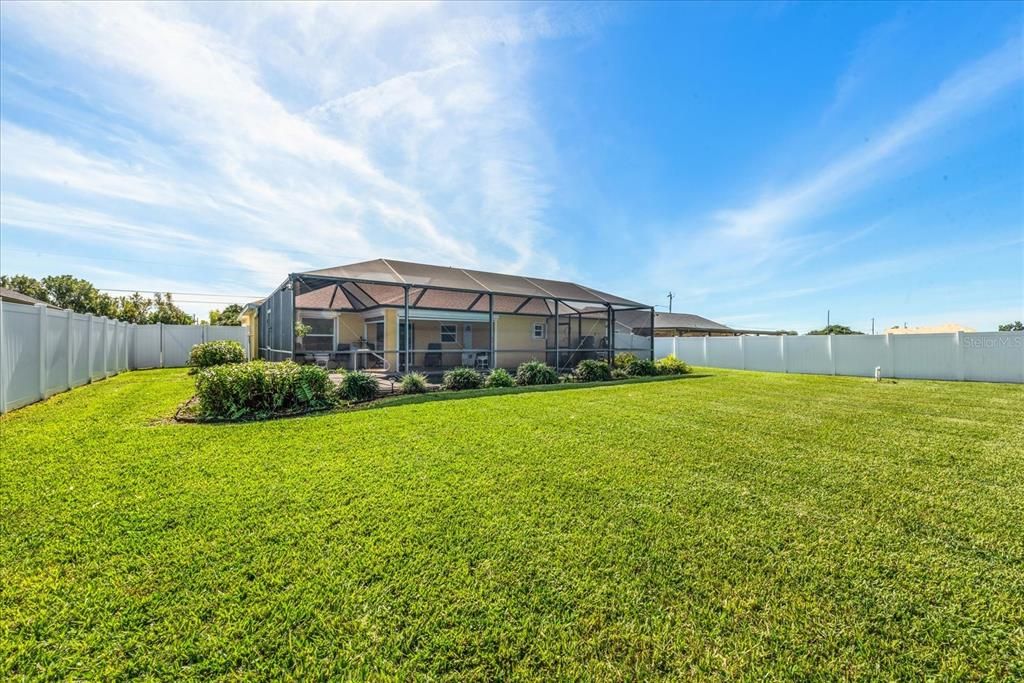 合同活跃: $299,000 (3 贝兹, 2 浴室, 1725 平方英尺)