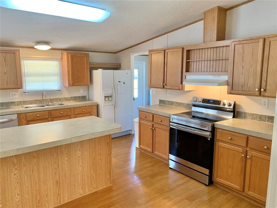 For Sale: $254,900 (4 beds, 3 baths, 2240 Square Feet)