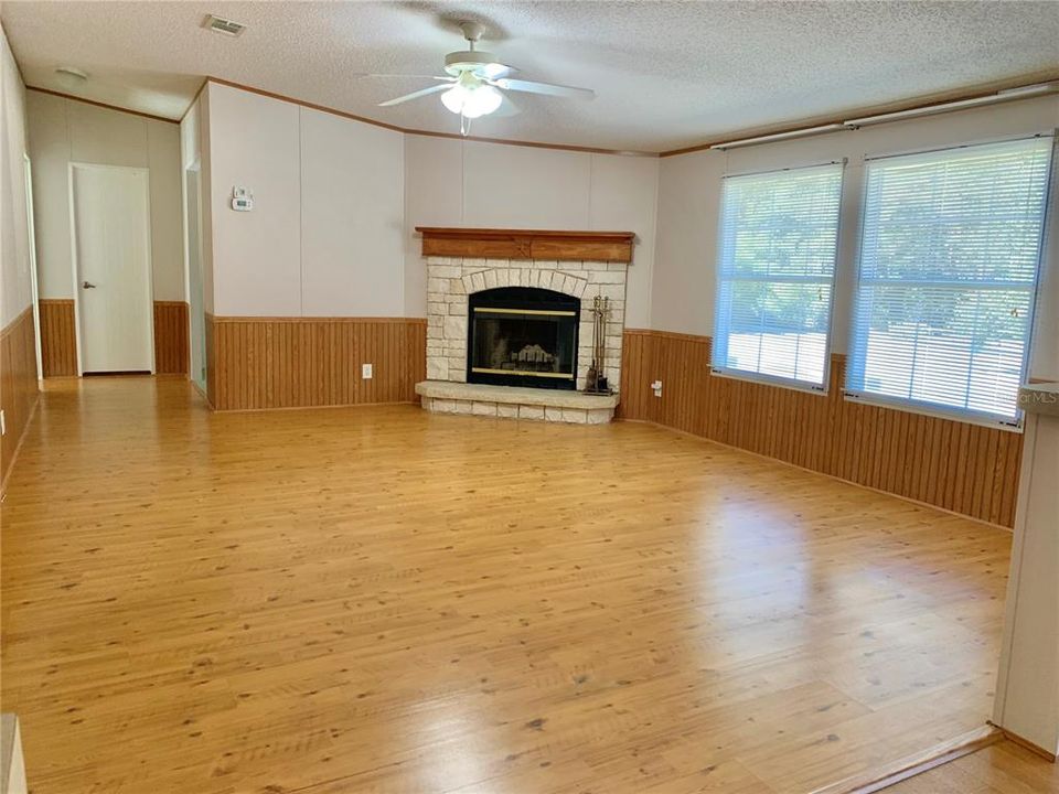 For Sale: $254,900 (4 beds, 3 baths, 2240 Square Feet)