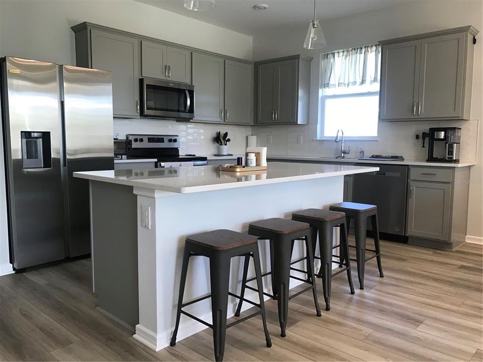 En Venta: $369,500 (4 camas, 2 baños, 1853 Pies cuadrados)