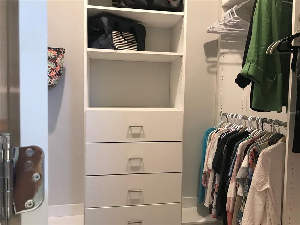 En Venta: $369,500 (4 camas, 2 baños, 1853 Pies cuadrados)