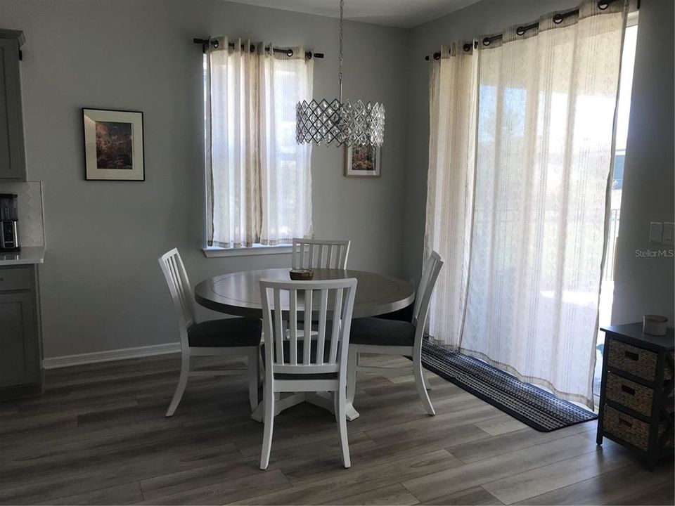 En Venta: $369,500 (4 camas, 2 baños, 1853 Pies cuadrados)