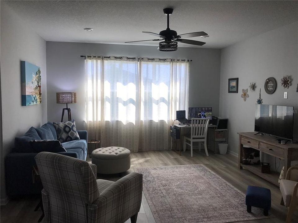 En Venta: $369,500 (4 camas, 2 baños, 1853 Pies cuadrados)