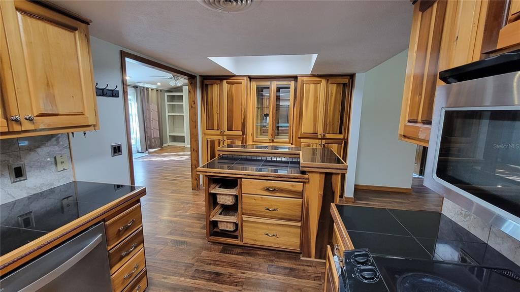 На продажу: $289,000 (3 спален, 2 ванн, 1530 Квадратных фут)