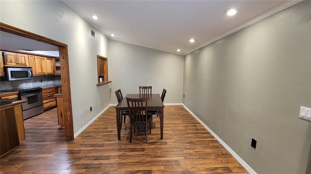 На продажу: $289,000 (3 спален, 2 ванн, 1530 Квадратных фут)