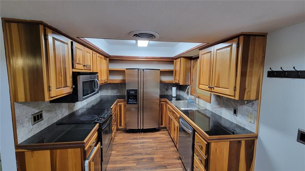 На продажу: $289,000 (3 спален, 2 ванн, 1530 Квадратных фут)