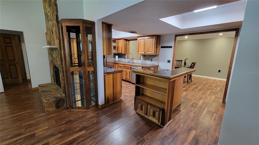 На продажу: $289,000 (3 спален, 2 ванн, 1530 Квадратных фут)