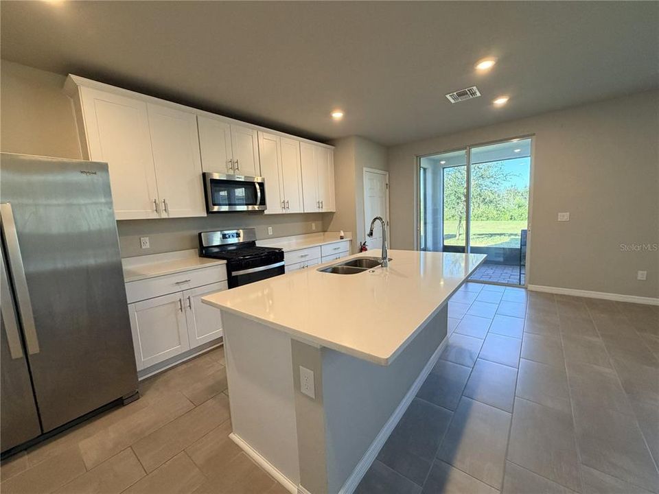 For Sale: $309,900 (3 beds, 2 baths, 1715 Square Feet)