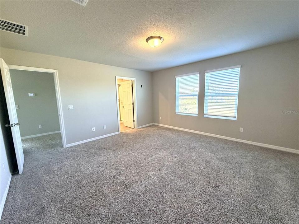 For Sale: $309,900 (3 beds, 2 baths, 1715 Square Feet)