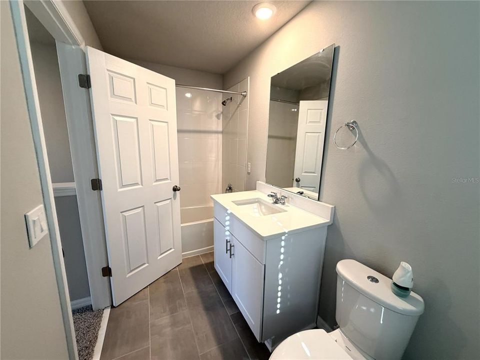 For Sale: $309,900 (3 beds, 2 baths, 1715 Square Feet)