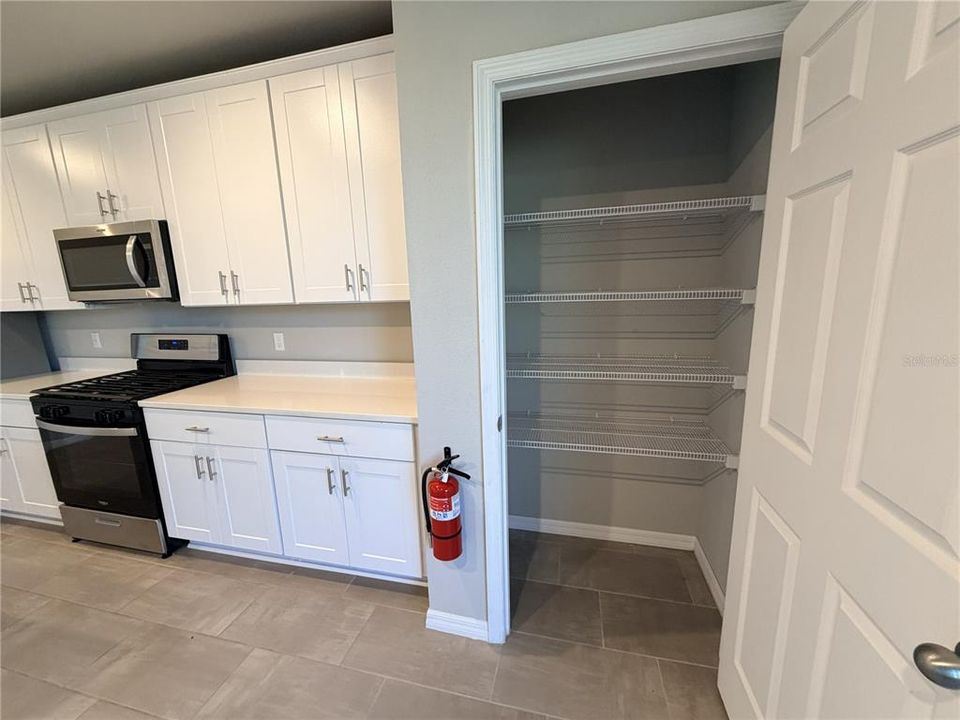 For Sale: $309,900 (3 beds, 2 baths, 1715 Square Feet)