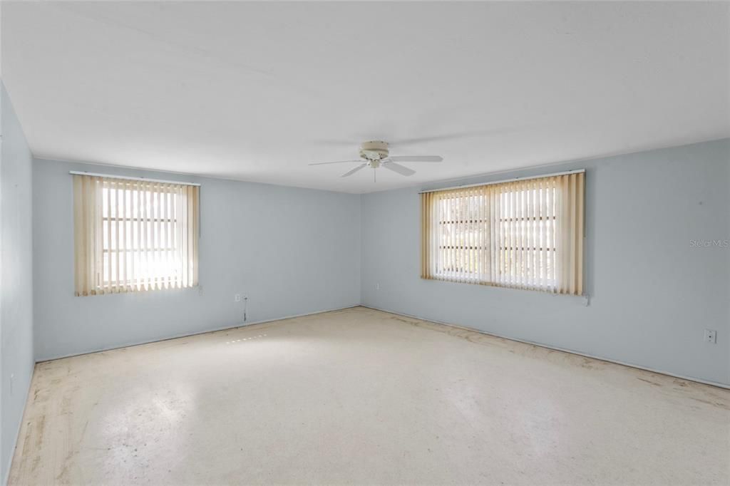 待售: $175,000 (2 贝兹, 2 浴室, 1195 平方英尺)