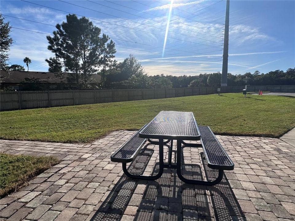 For Rent: $1,550 (1 beds, 1 baths, 530 Square Feet)