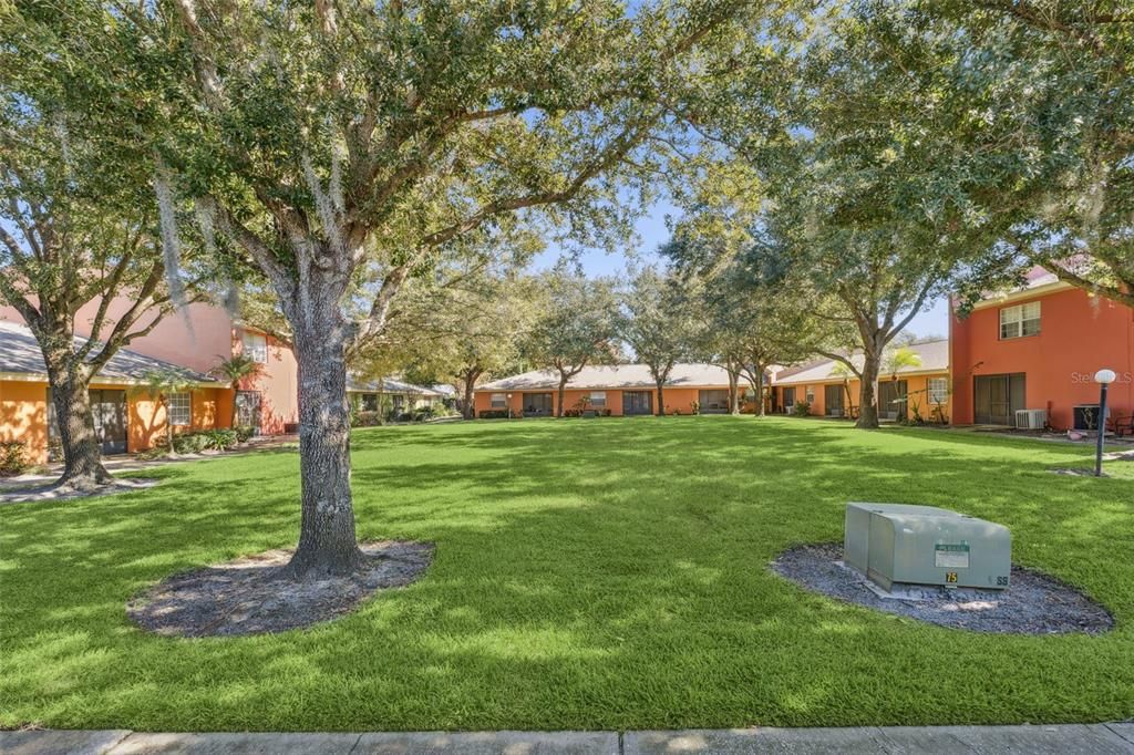 Active With Contract: $175,000 (1 beds, 1 baths, 747 Square Feet)