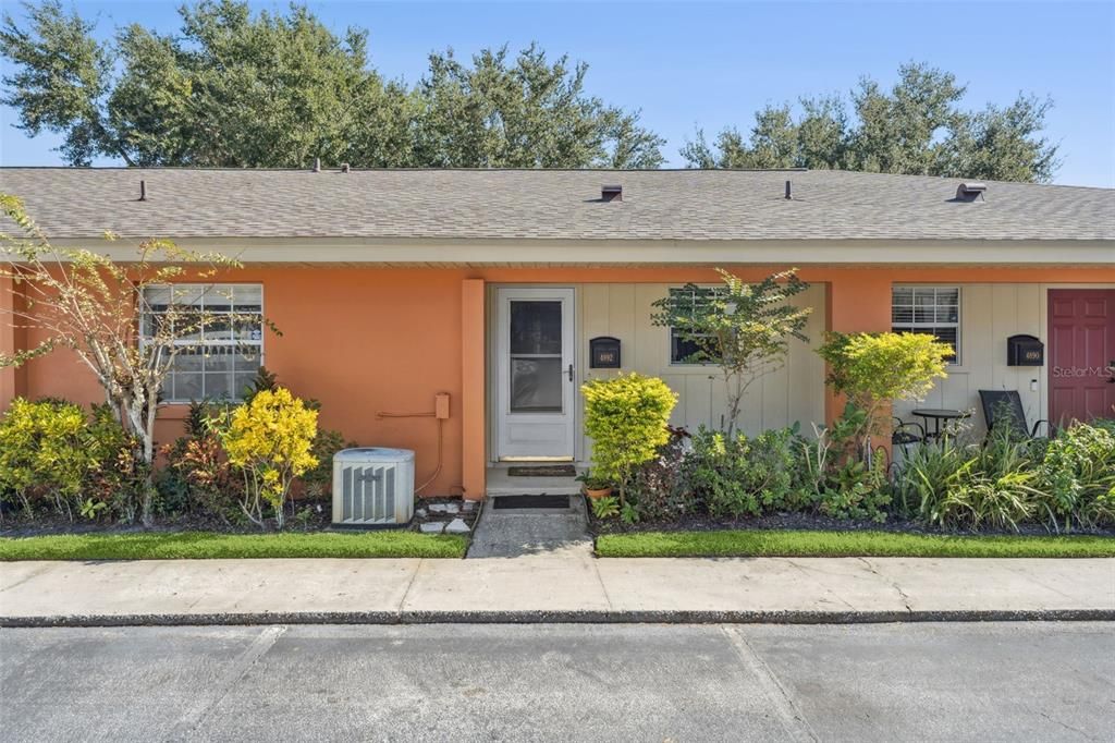 Active With Contract: $175,000 (1 beds, 1 baths, 747 Square Feet)