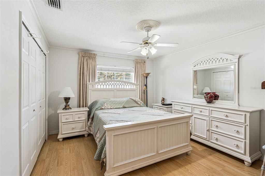 Active With Contract: $175,000 (1 beds, 1 baths, 747 Square Feet)