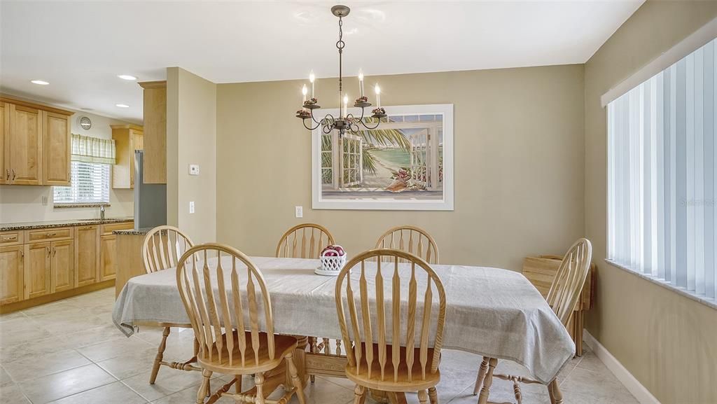 For Sale: $320,000 (3 beds, 2 baths, 1688 Square Feet)