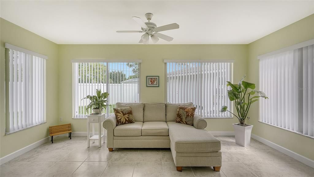 For Sale: $320,000 (3 beds, 2 baths, 1688 Square Feet)