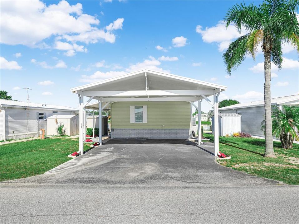 For Sale: $224,900 (2 beds, 2 baths, 840 Square Feet)