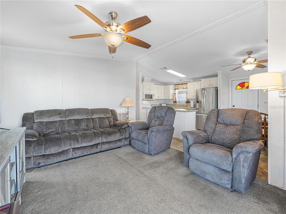 For Sale: $224,900 (2 beds, 2 baths, 840 Square Feet)