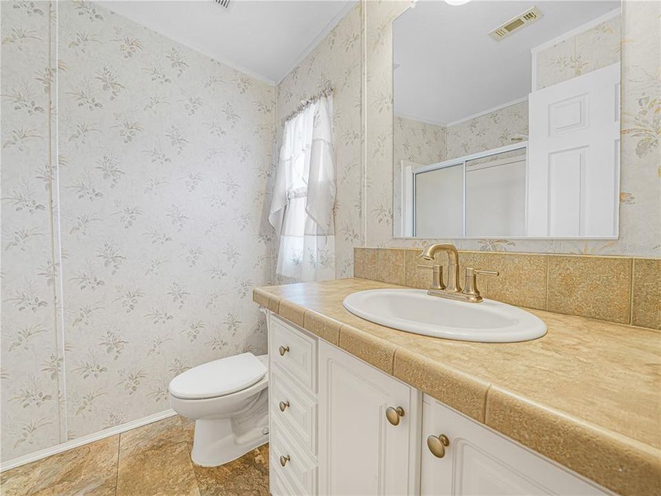 For Sale: $224,900 (2 beds, 2 baths, 840 Square Feet)