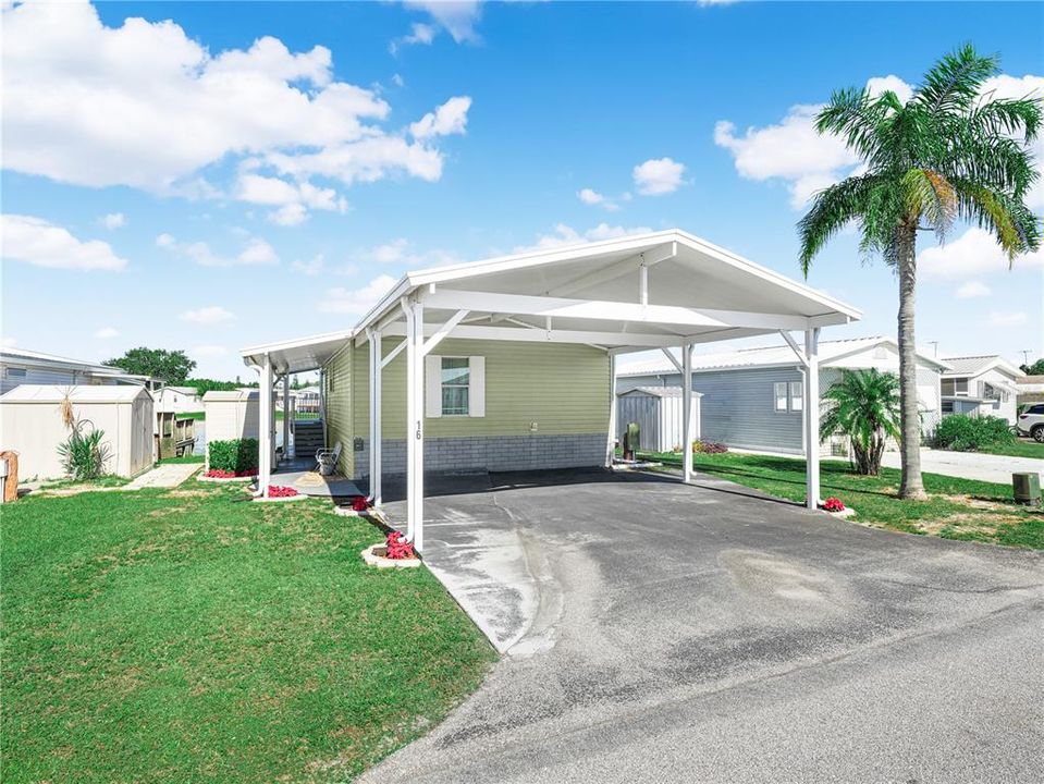 For Sale: $224,900 (2 beds, 2 baths, 840 Square Feet)