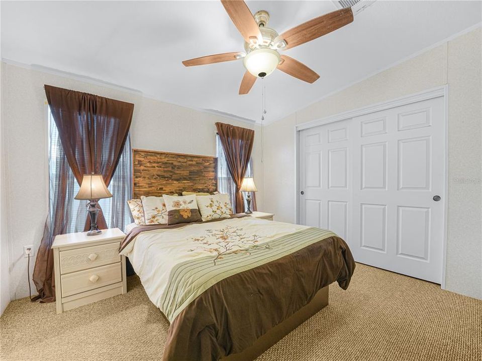 For Sale: $224,900 (2 beds, 2 baths, 840 Square Feet)