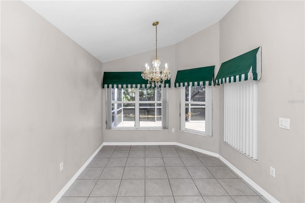 На продажу: $369,000 (3 спален, 2 ванн, 1769 Квадратных фут)