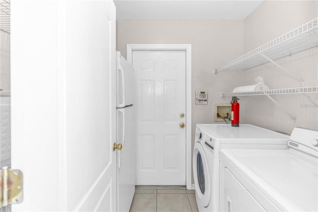 На продажу: $369,000 (3 спален, 2 ванн, 1769 Квадратных фут)